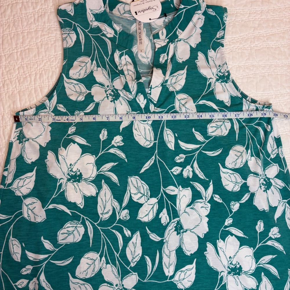 NEW Dear Scarlett Teal Floral Sleeveless Top Split V-Neck Blouse Women M cottage - Picture 4 of 10